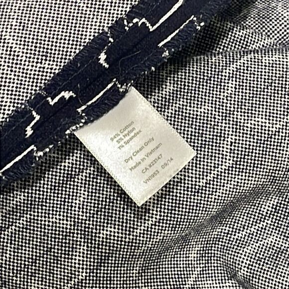 Talbots Pencil Skirt Womens size 12. Navy blue with white geometric pattern - Picture 8 of 8